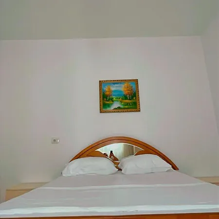 Luani 1 Villa Vlore
